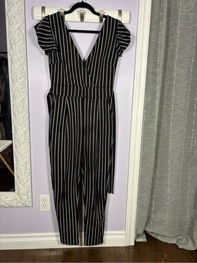 Italian made Pink Lady Black Pinstriped V-Neck Ruffled Cap Sleeve Jumpsuit L